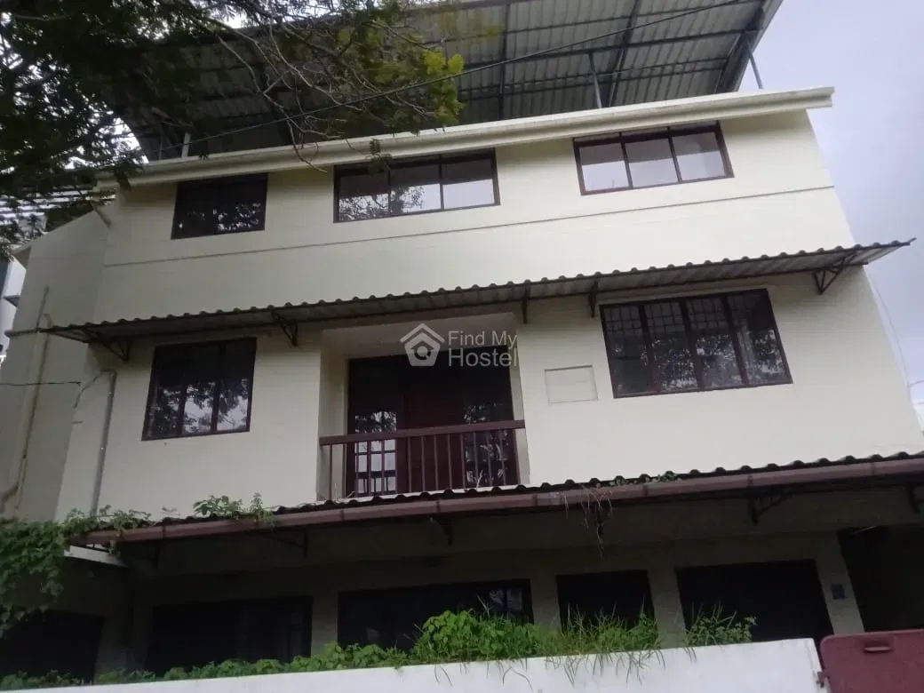 Orange Gents Hostel in Kacheripady, Ernakulam — photo 6
