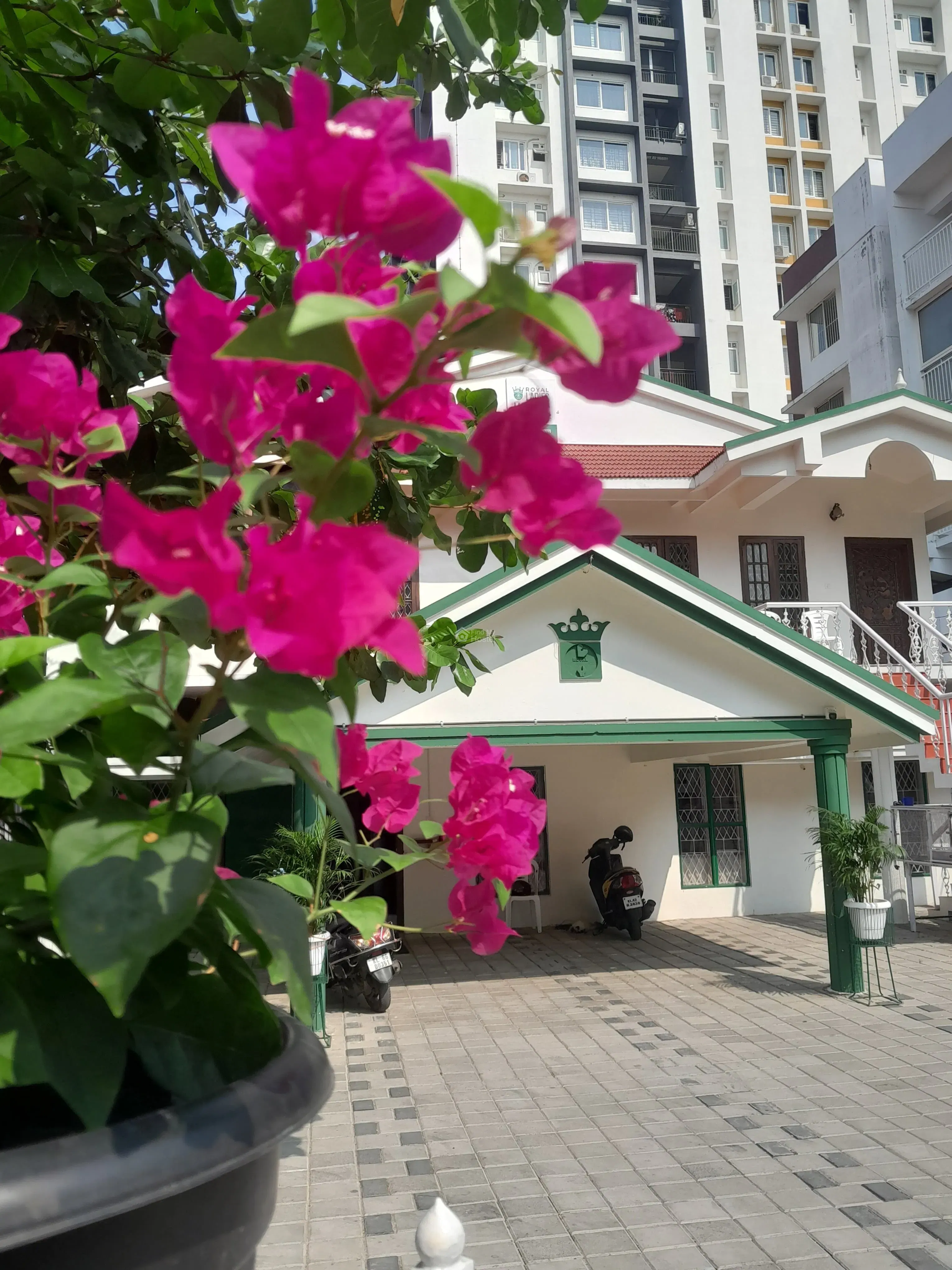 ROYAL LADIES HOSTEL in Kadavanthra, Ernakulam — photo 2