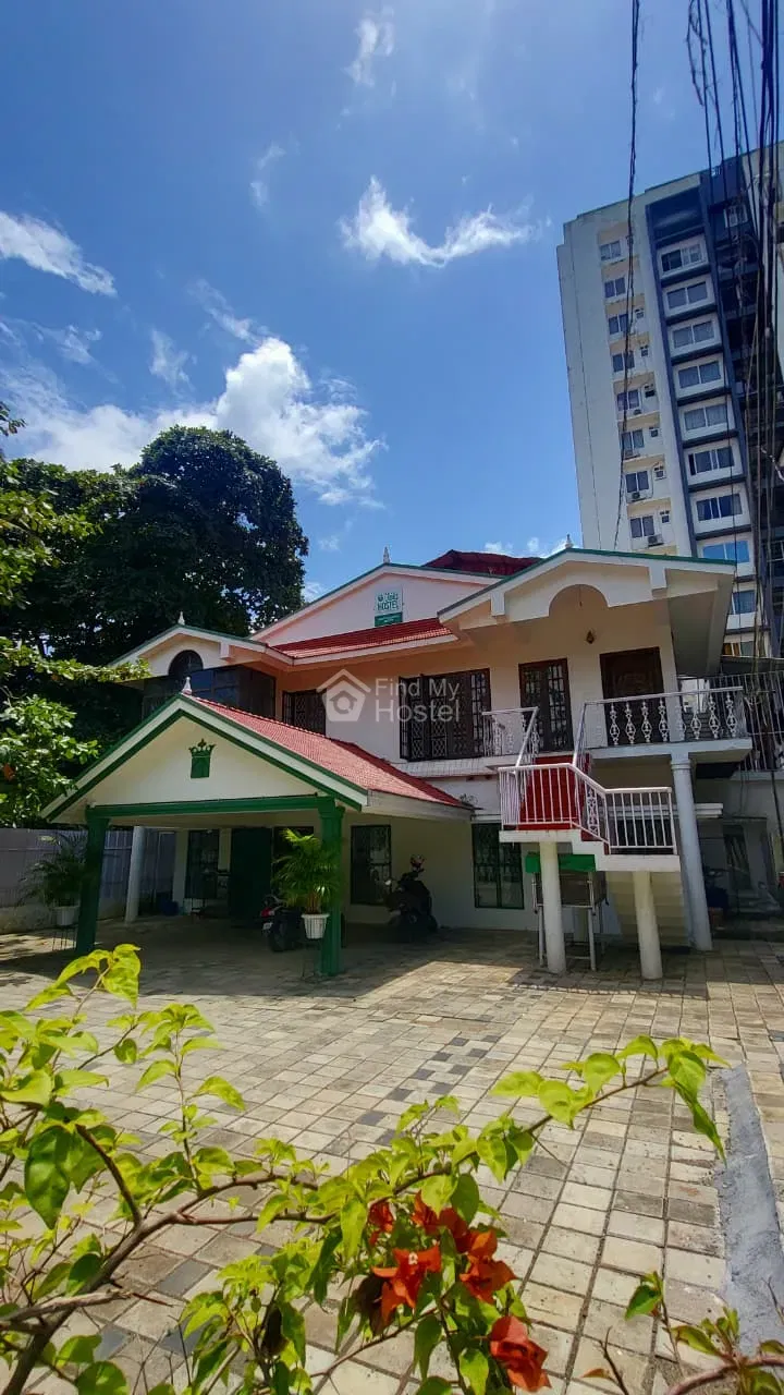 ROYAL LADIES HOSTEL in Kadavanthra, Ernakulam — main photo