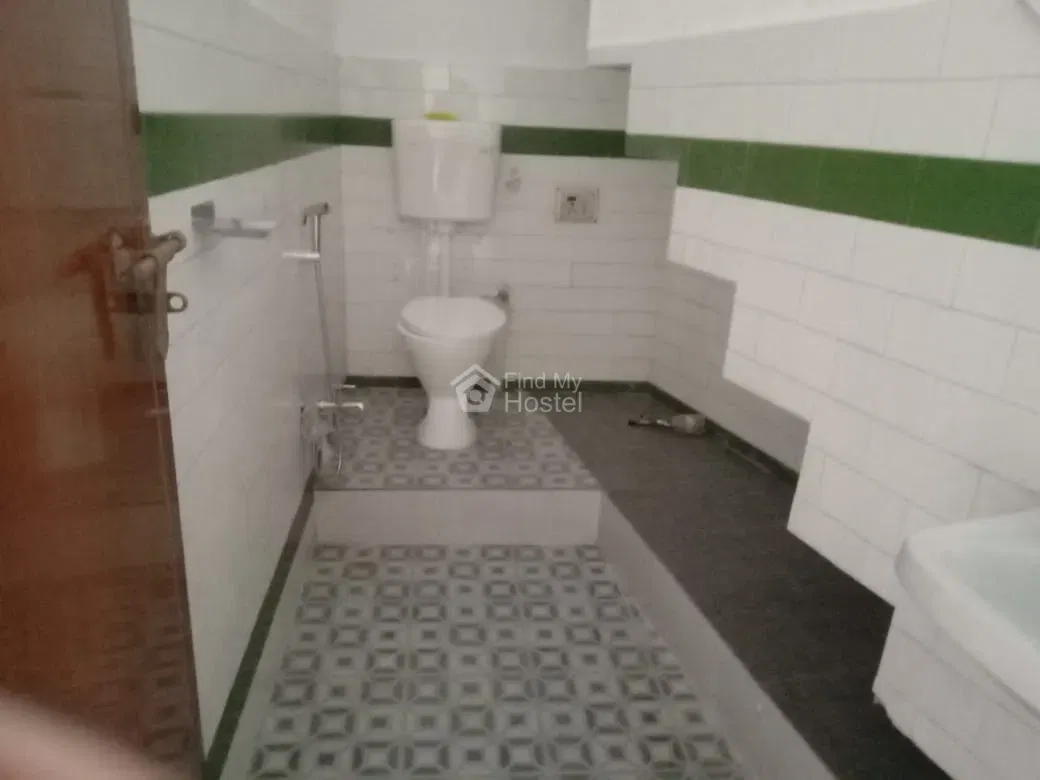 Orange Gents Hostel in Kacheripady, Ernakulam — photo 2
