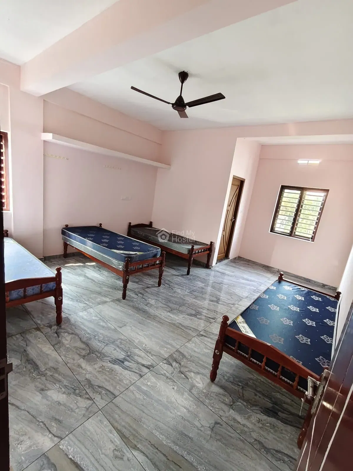 LA CASA EXECUTIVE MEN'S LIVING in Kakkanad, Ernakulam — photo 4