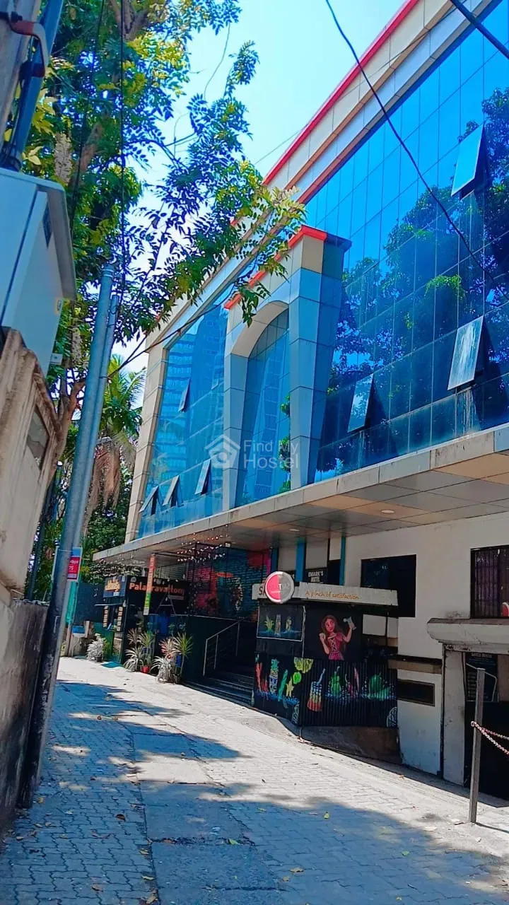 E MARKS GENTS HOSTEL 1 in Palarivattom, Ernakulam — main photo