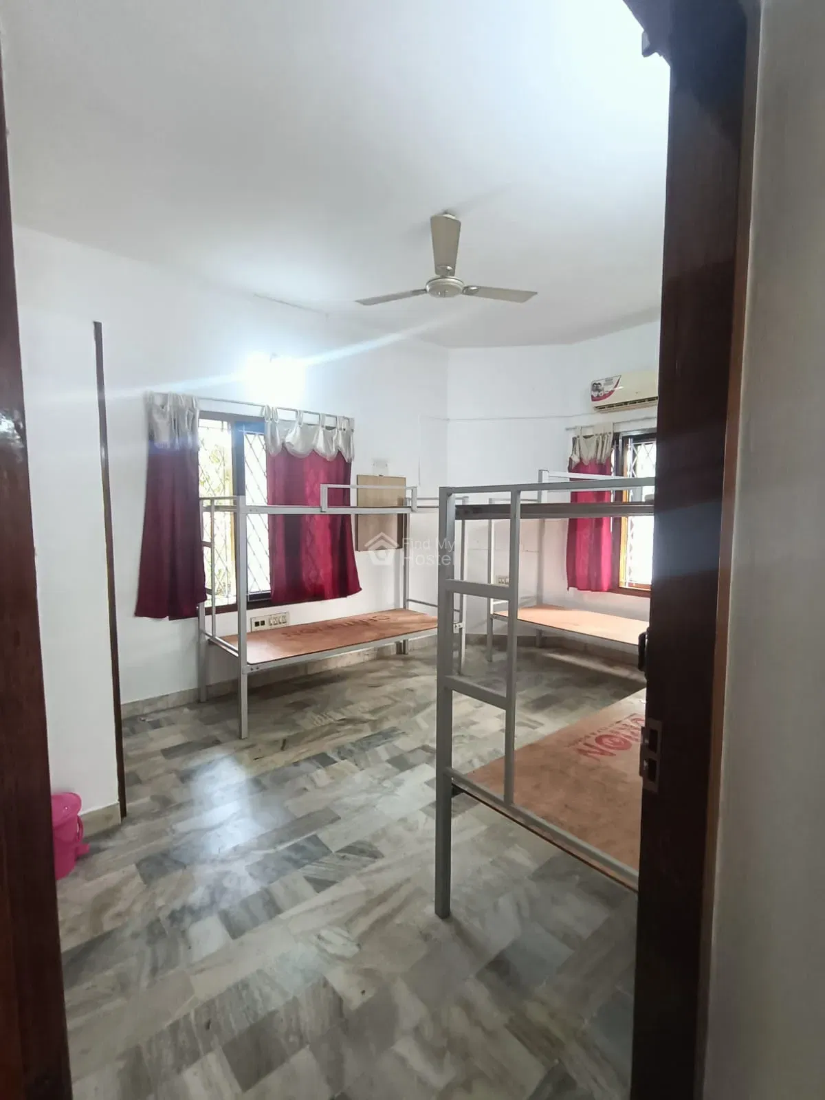 Lake View Gents Hostel in Thevara, Ernakulam — photo 2