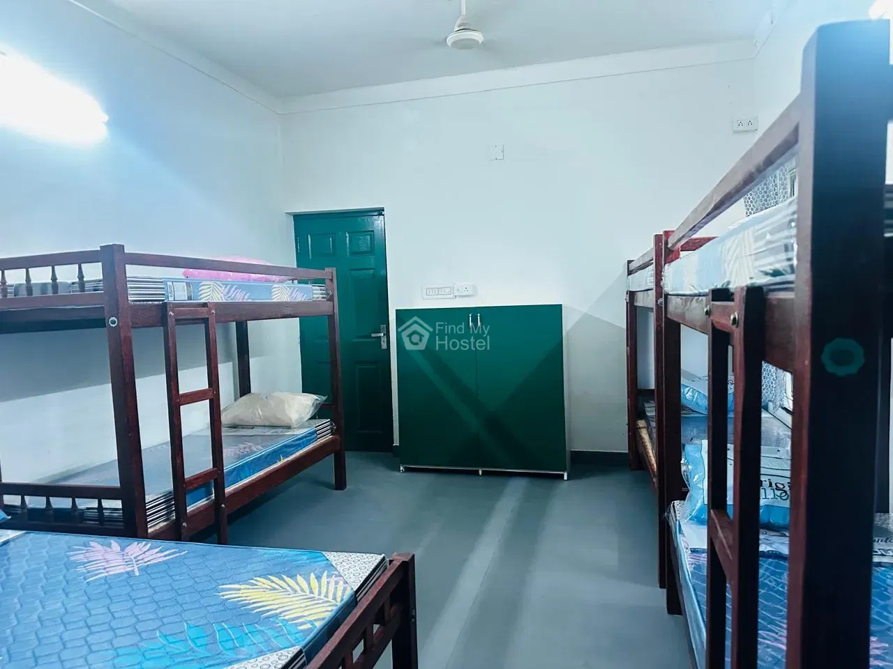 ROYAL LADIES HOSTEL in Kadavanthra, Ernakulam — photo 4