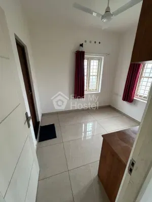 Elizabeth women’s pg -2 in Edappally, Ernakulam — photo 4