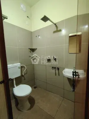 SHARAF GENTS HOSTEL in Edappally, Ernakulam — photo 3